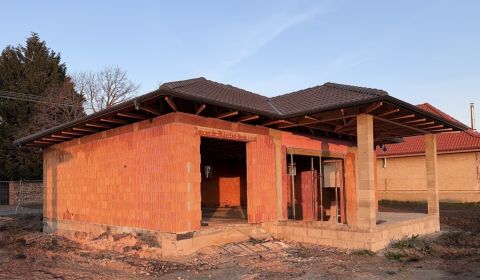 4 izbový Bungalov v obci Andovce
