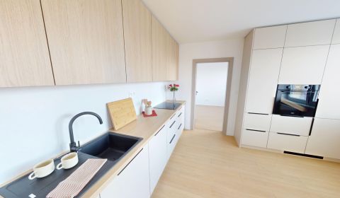 Predané - Kompletne zrekonštruovaný 3i byt v Ružinove