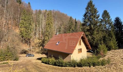 Romantická chalupa pri potoku v Kokave nad Rimavicou