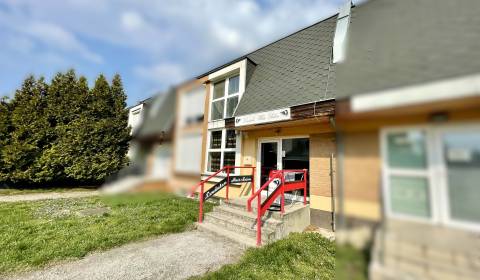 Rezervované. Polyfunkčný objekt, Komárno