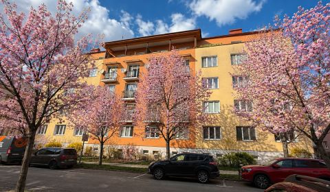 2  izbový tehlový byt 43m2 Zvolen centrum s terasou  na predaj