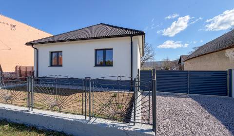4 izbový rodinný dom po kompletnej rekonštrukcii - Oponice 