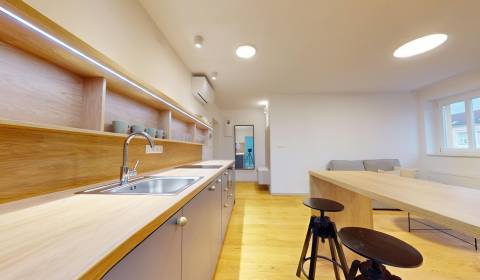 | Mestská vila | 2i byt | charakter & atmosféra | centrum