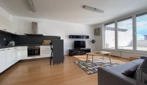 Prenájom 2 izbový 78 m2 + 30 m2 terasa,novostavba Koliba,zariadený