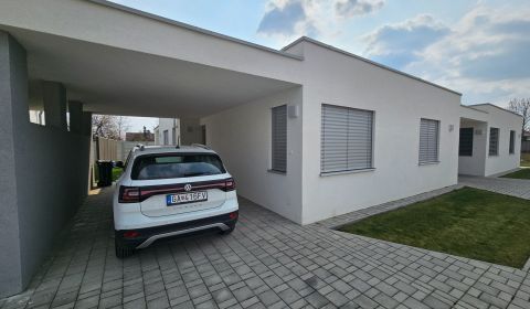 Na prenájom 3 izbový rodinný dom v meste Galanta časť Hody