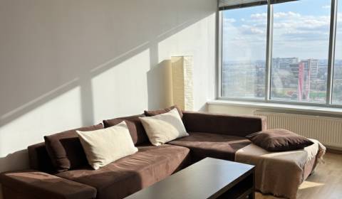 Prenájom 2-izbový byt v projekte III veže 