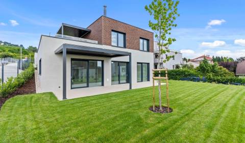 REZERVOVANÉ! Predaj vily v projekte 