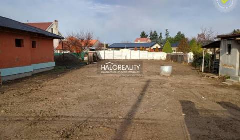 Predaj, pozemok pre rodinný dom   824 m2 Váhovce - Z...
