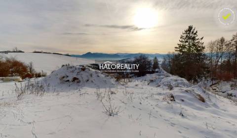 Predaj, pozemok pre rodinný dom 670 m2 Liptovské Beh...