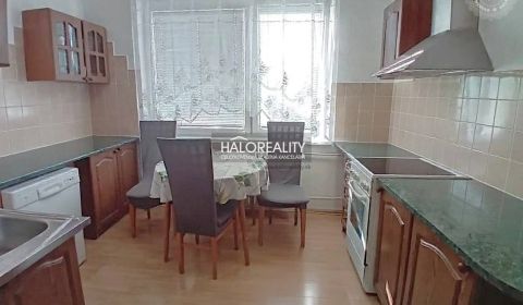Predaj, trojizbový byt Revúca, slnečný s balkónom - ...