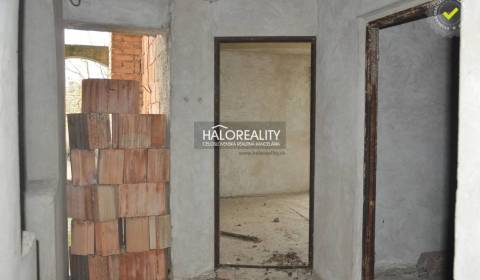 REZERVOVANÉ - Predaj, rodinný dom Dolný Pial - VO VÝ...