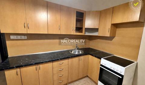 Predaj, trojizbový byt Levice, centrum