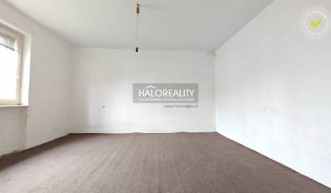 Predaj, rodinný dom s priestranným pozemkom Nesvady