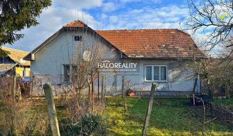 REZERVOVANÉ - Predaj, rodinný dom Terany, s rozprávk...