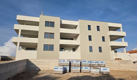 CHORVÁTSKO - Kvalitné apartmány s výhľadom na more - VODICE