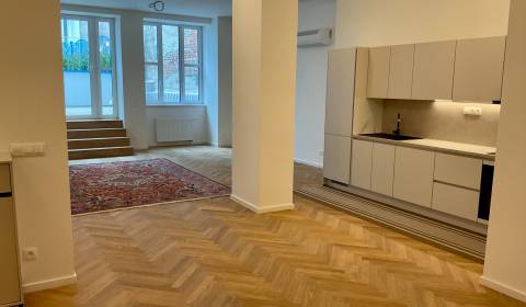 I Prenájom Priestranný 1,5-izbový apartmán s terasou