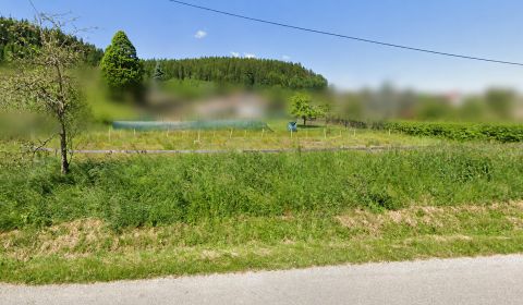 Stavebný pozemok Korňa – 822 m², siete pri pozemku, krásne prostredie 