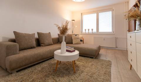 Zariadený 3i byt s balkónom, Ružinov