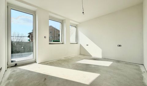 Na predaj slnečný 2i byt s terasou, parkovanie, novostavba Svinná