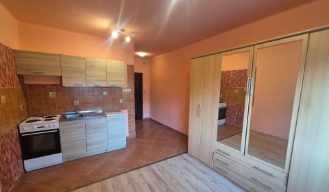 PREDAJ : GARSÓNKA 20m2, CINTORÍNSKY RAD, KOMÁRNO