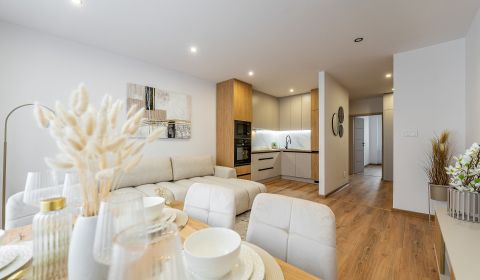 KVP Húsková - TOP PONUKA,  krásny 3 izbový byt. 63 m2 + loggia