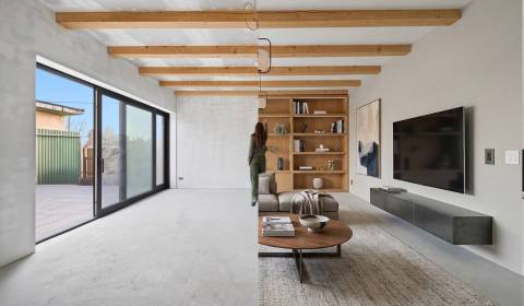 EXKLUZÍVNE: Rodinný dom s hosťovským domom a záhradou 