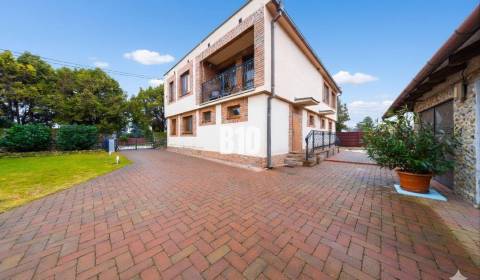 PRIESTRANNÝ DVOJGENERAČNÝ RODINNÝ DOM - ŠTVRTOK NA OSTROVE