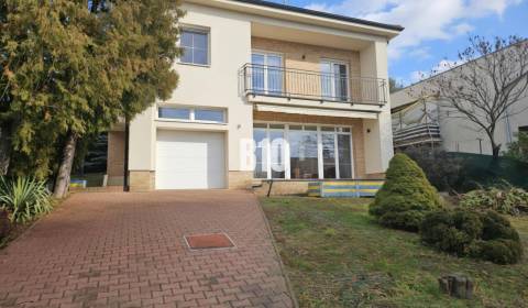 Bývanie na dotyk s prírodou - Moderný rodinný dom - prestížna časť Zob