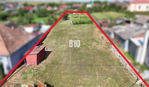 Stavebný pozemok v centre Rumanovej – 1750 m²