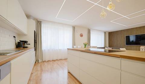 TOP - Rodinný dom s veľkým pozemkom - Dolný Hričov