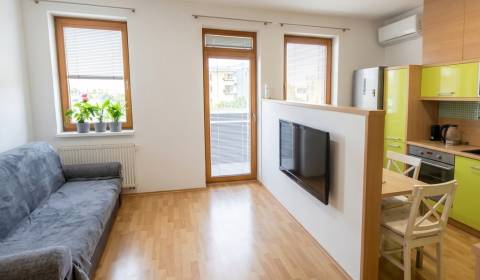 Na prenájom pekný 2-izbový byt s loggiou, Most pri BA