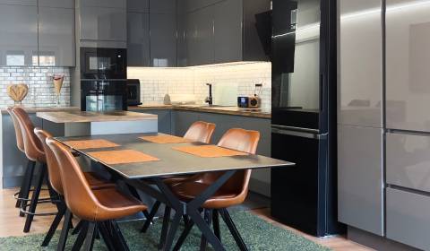 Na predaj nadštandardný 4-izb rodinný dom v BA - Ružinov (Trnávka)