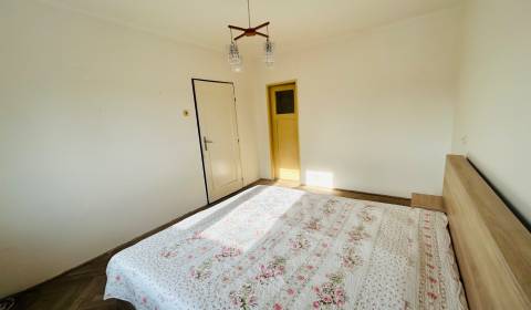 Predaj tehlového 2 izb. bytu s garážou v NZ