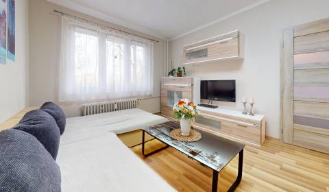 3-izbový byt v centre mesta s balkónom a 2 pivnicami