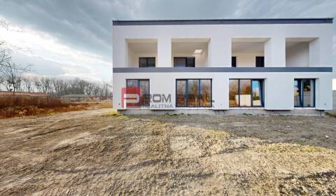 3D obhliadka - 5-izbový rodinný dom kúsok od Dunajskej Stredy