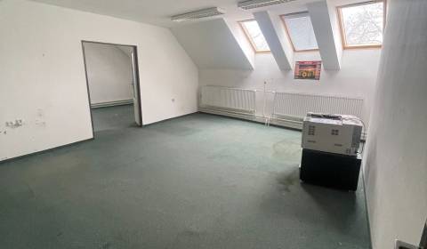 Na prenájom Kancelária 45m2 Galanta- Centrum