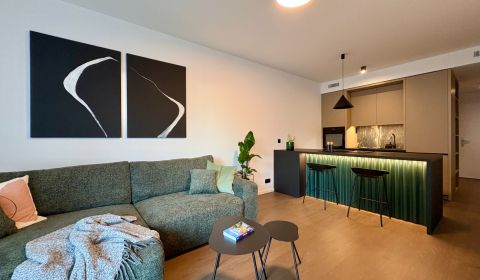 Exkluzívne | Nadštandardný 2i byt s parkingom Florian Residence