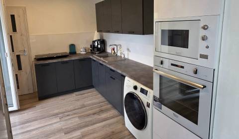 Na prenájom zrekonštruovaný zariadený 3 izbový byt s balkónom Šaľa