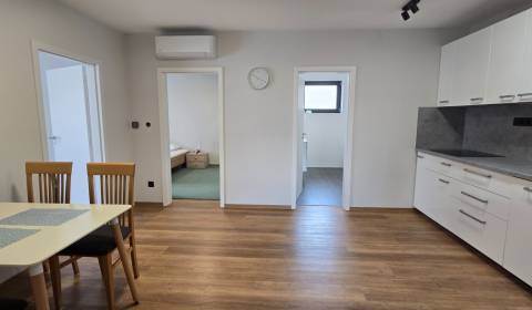 Na prenájom manažérsky 3i byt novostavbe RD, Steinerova ulica