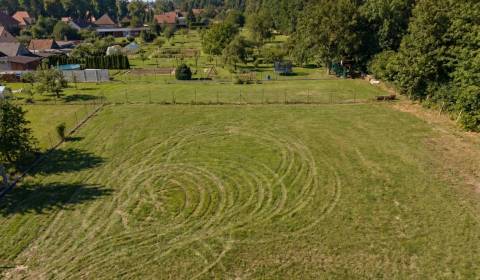 Predaj pozemku 1091m2 v Jablonici 