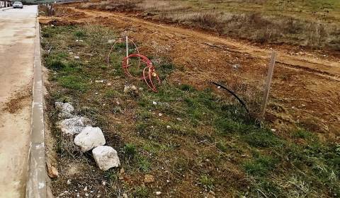 Pozemok na predaj v Lubine: Slnečný svah s výhľadom na krajinu