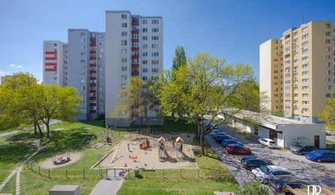 REZERVOVANÉ PRIUS PREDAJ 3 IZ BYT S PRESKELNENOU LOGGIOU MARKOVA ULICA