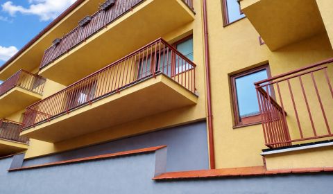 Moderný 2-izbový byt v centre Kežmarku na predaj