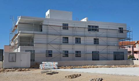 CHORVÁTSKO - Moderné apartmány 80 m od mora - SRIMA, VODICE