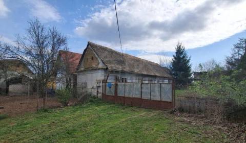 Vymeňte mestský hluk za ticho Bystričky: Domček s dušou a potenciálom