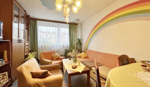 NA PREDAJ 3-IZBOVÝ BYT  S LODŽIOU, 67m2,  OKTÓBROVÁ ul,, PREŠOV