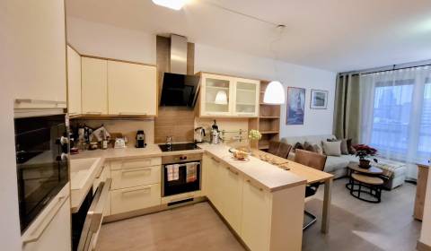 SLNEČNÝ KOMPLETNE ZARIADENÝ 2 IZB. BYT PRI ŠTRKOVECKOM JAZERE.