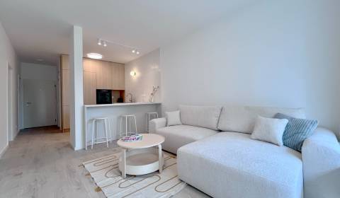 NUERA︱NOVÝ RUŽINOV - kompletne zariadený 2-izbový apartmán so záhradou