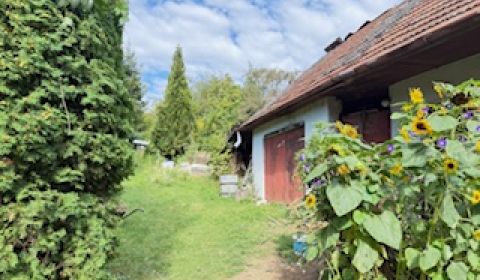 REZERVOVANÉ Rodinný dom  na veľkom pozemku, Krúd - Bodovka