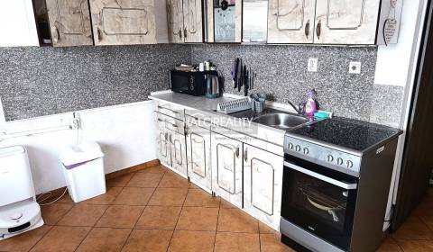 Prenájom, dvojizbový byt Nováky